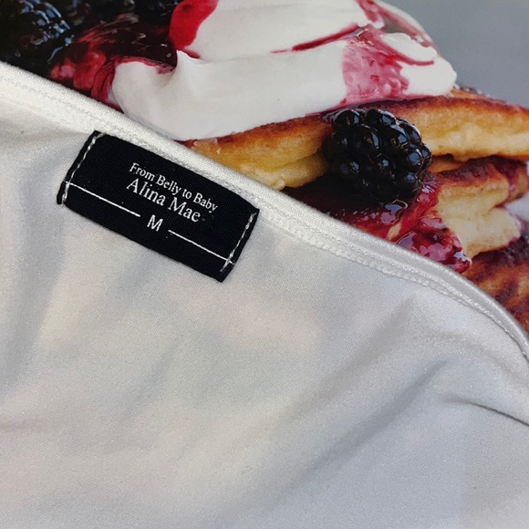 🤍🤰🏼🤍• Alina Mae x Nursin’ Style Vibes• 🤱🏼🤍🤱🏼 - Picture 2 of 10